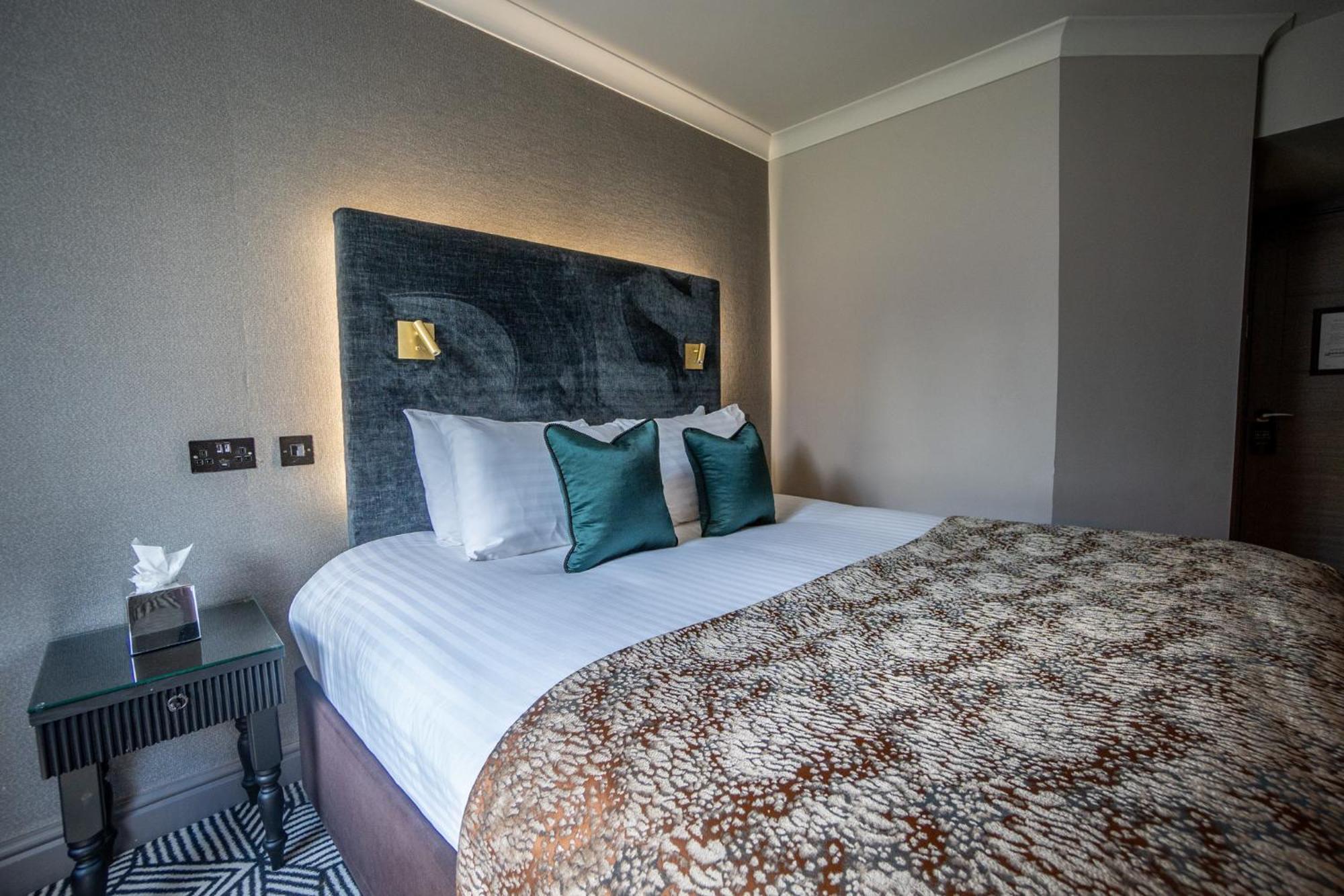Hunton Park Hotel Кингс-Лангли Экстерьер фото